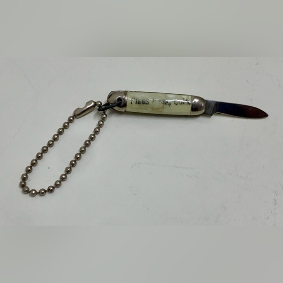 1950s Vintage Miniature Mother of Pearl Pike’s Peak CO Miniaiture Keychain - Picture 7 of 11